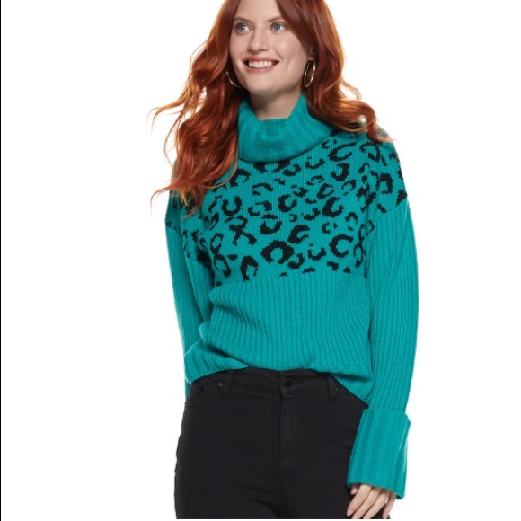 Nine West Sweaters - Nine West rib turtleneck sweater leopard print!
